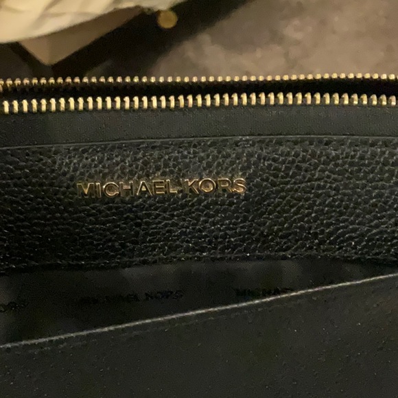 Michael Kors Black Leather Long Wallet. - Picture 7 of 8